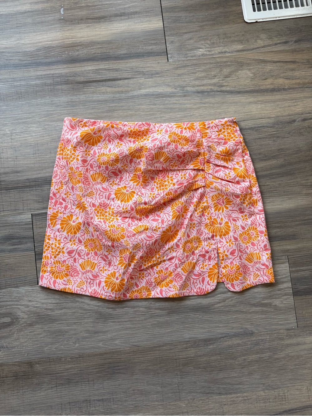 Zara Floral Mini Skirt Size M Ruched Detail Summer Spring Party